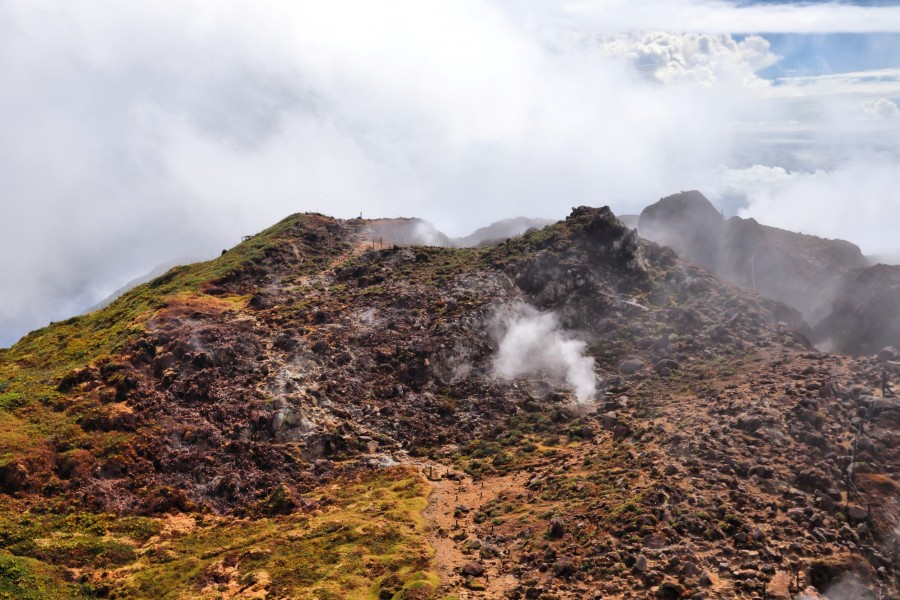 Quelle est l’altitude de la Soufrière en Guadeloupe ?